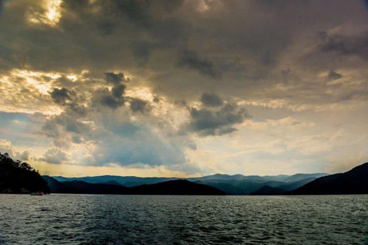 Late afternoon on Lake Jocassee