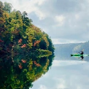 a small boat in a body of water